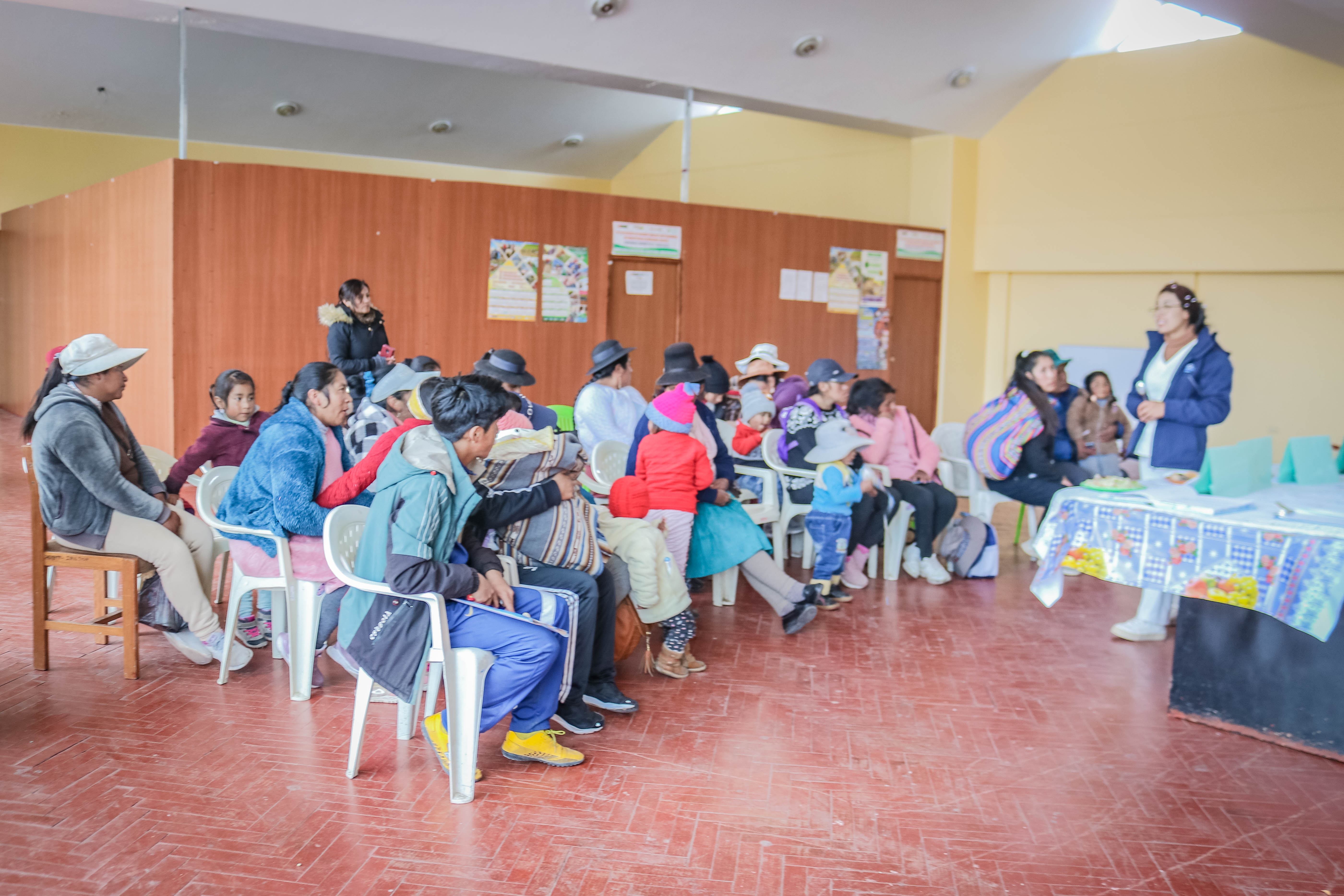 Municipalidad de Carabaya continúa con el taller de alimentación saludable dirigido a madres macusaneñas