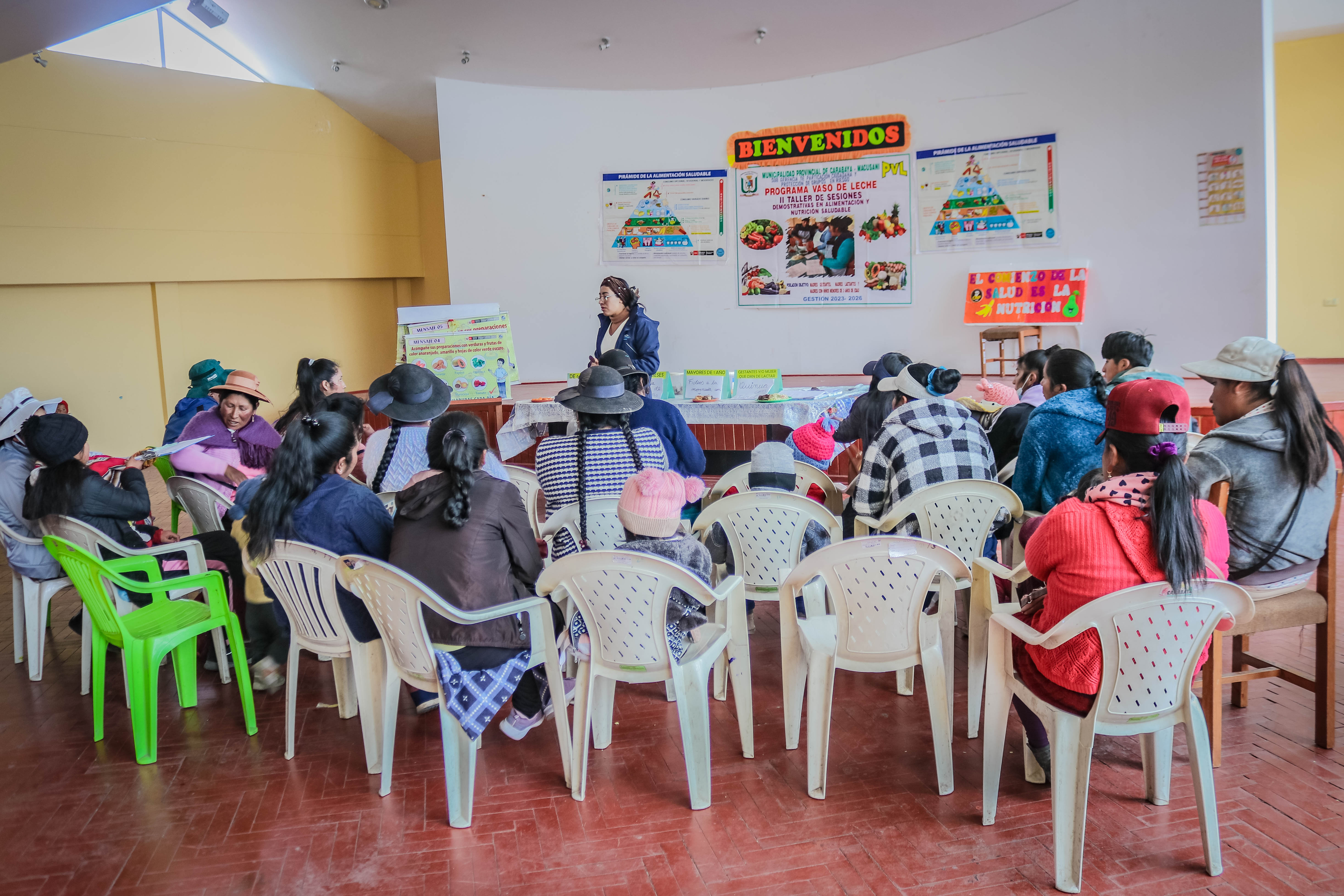 Municipalidad de Carabaya continúa con el taller de alimentación saludable dirigido a madres macusaneñas