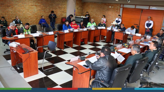 Con el quorum reglamentario, se realizó la Quinta Sesión Ordinaria del Comité Provincial de Seguridad Ciudadana, conformado por los representantes de las diferentes entidades públicas encargadas de garantizar la seguridad de la población cajamarquina.
✔ Durante esta reunión, los participantes tomaron una decisión unánime al aprobar el Plan de Acción Provincial de Seguridad Ciudadana para el período 2024-2027.
🤝 Es digno de destacar el firme compromiso de todas las instituciones involucradas en trabajar de manera colaborativa para lograr que Cajamarca se convierta, día a día, en una ciudad más organizada y segura para todos sus habitantes.
