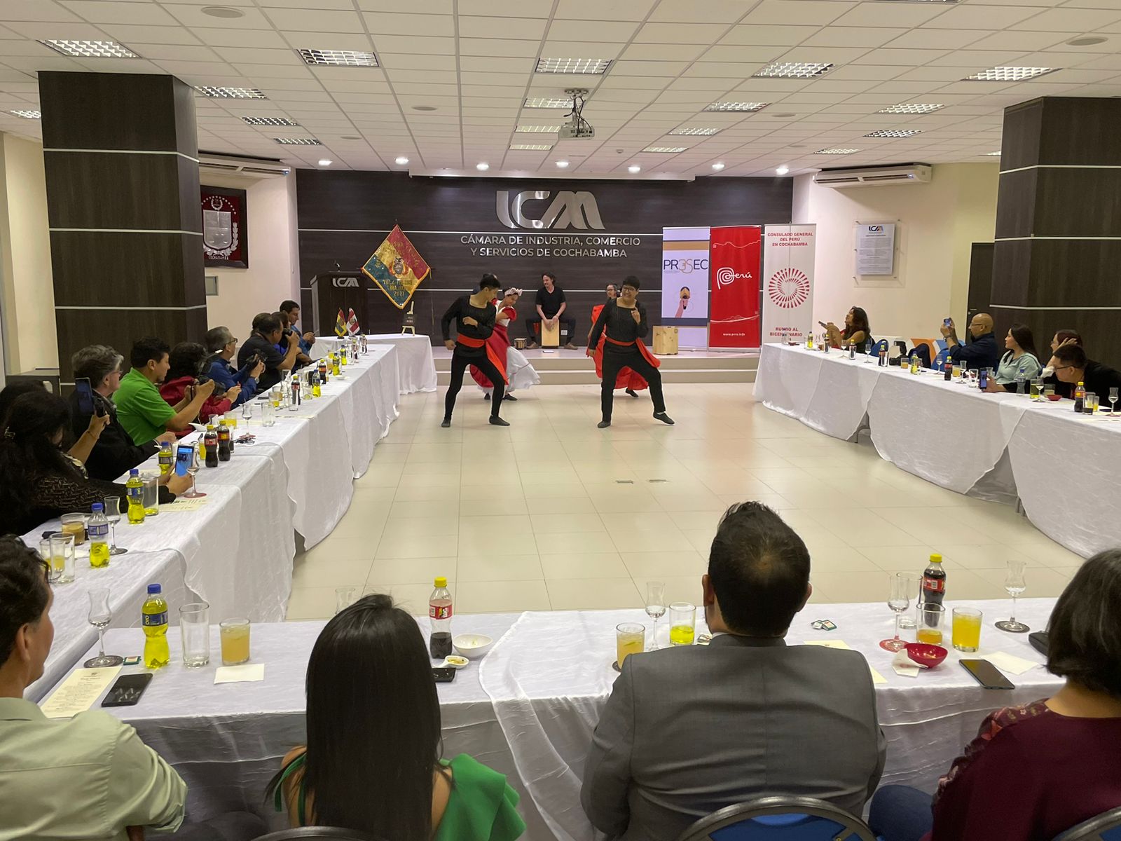 Consulado General del Perú en Cochabamba coorganizó la “Primera Noche Cultural”