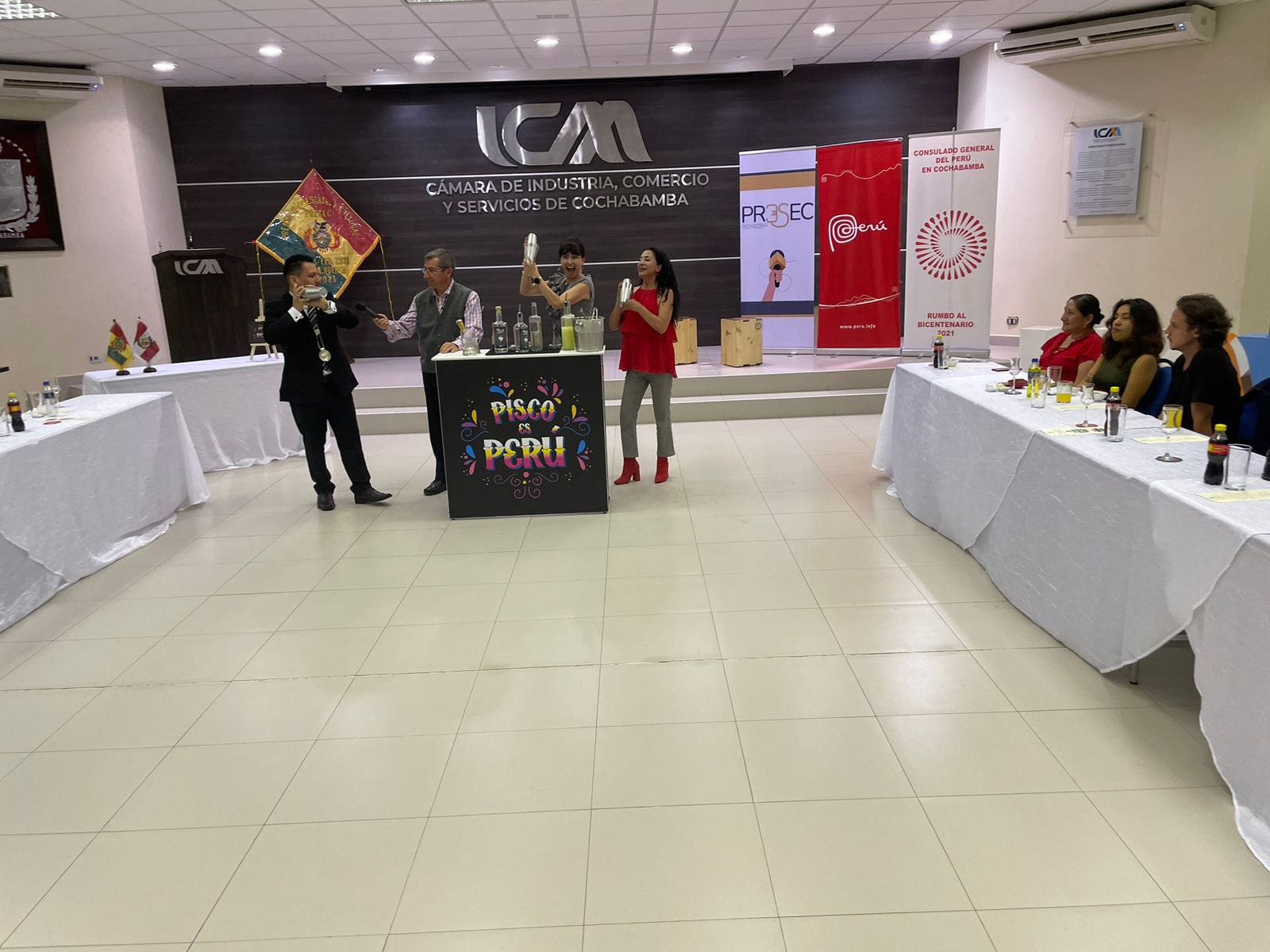 Consulado General del Perú en Cochabamba coorganizó la “Primera Noche Cultural”