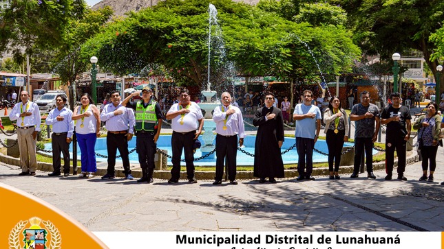 🟠Municipalidad Distrital de Lunahuaná rinde homenaje a Nuestros Símbolos Patrios🟠