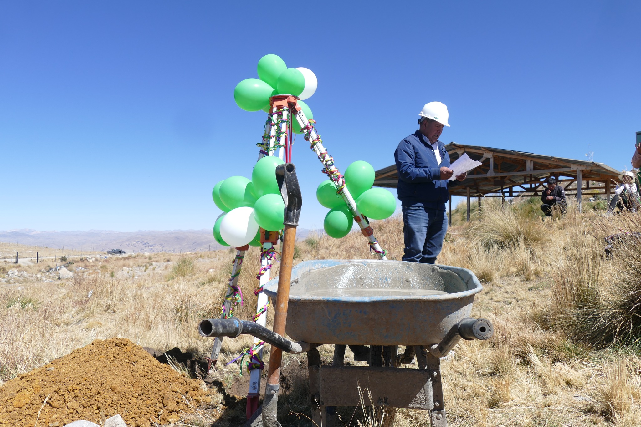 Primera piedra de construccion de celdas