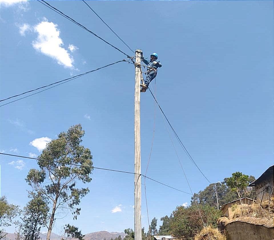 PASCO: Electrocentro en conjunto con Osinergmin verificaron el normal funcionamiento del alumbrado público en Vilcabamba