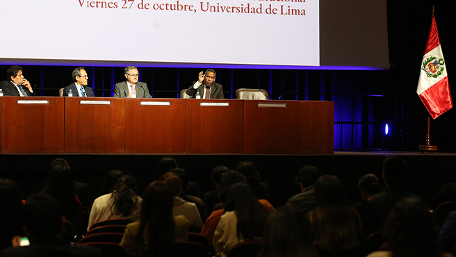 El titular del TC participó en el panel: Independencia y competencias del Tribunal Constitucional y la Corte Suprema, junto con el magistrado Helder Domínguez Haro, director general del Centro de Estudios Constitucionales.