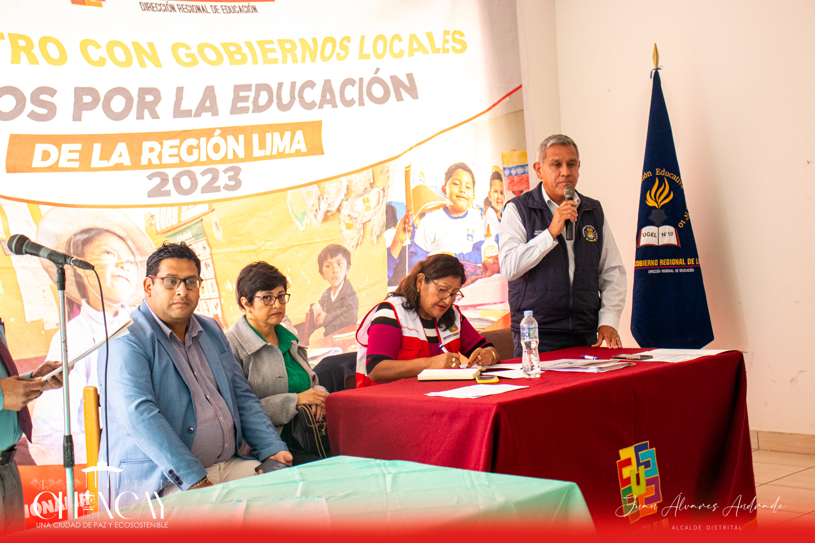 El evento, organizado conjuntamente con el Gobierno Regional, reunió a alcaldes y directores de establecimientos educativos, incluyendo institutos técnicos locales.