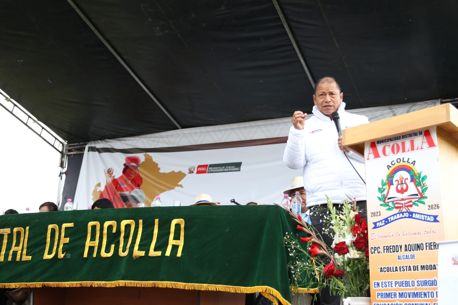 Ministro en Acolla