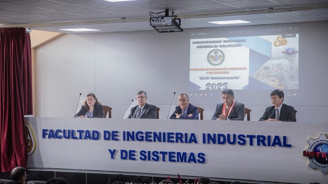 Aniversario XLIV de la creación de la Facultad de Ingeniería Industrial y Sistemas