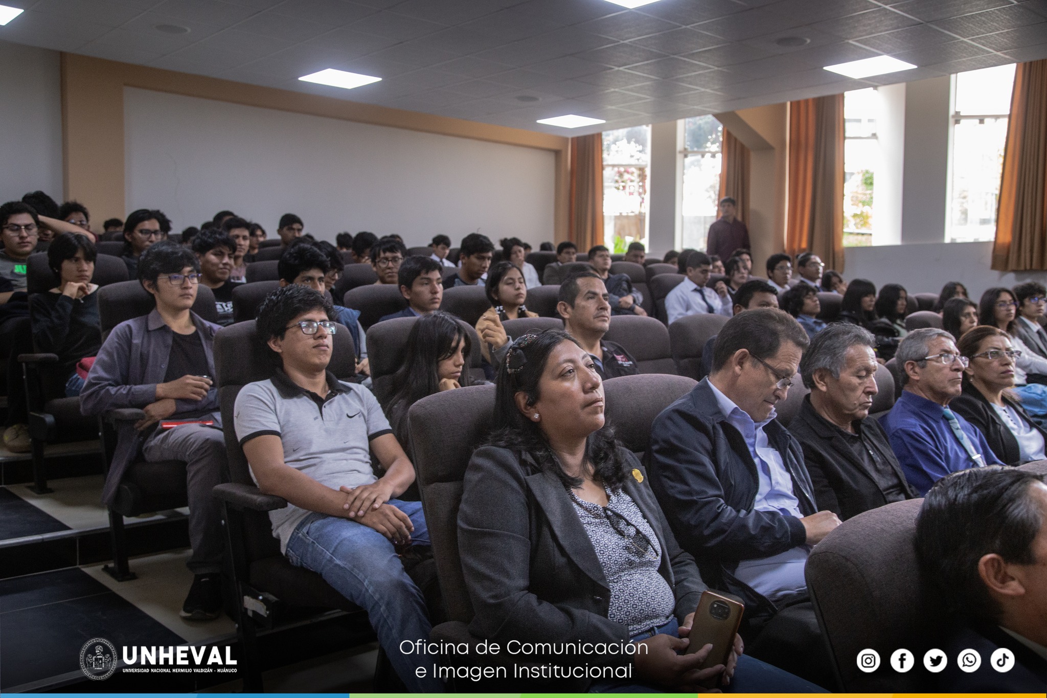 Aniversario XLIV de la creación de la Facultad de Ingeniería Industrial y Sistemas