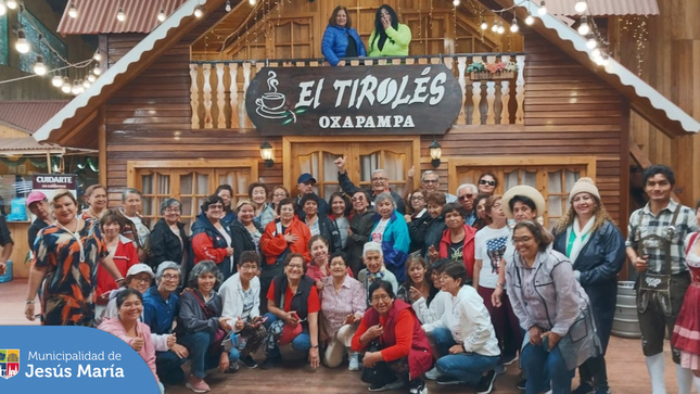 🌄✨ ¡Una aventura inolvidable junto a más de 50 vecinos en nuestro recorrido por Oxapampa, La Merced, San Ramón, Yurinaki, Chanchamayo, Acobamba y Tarma! Fueron 3 días llenos de paisajes, risas y momentos increíbles. 🚌🌿
Para más información de nuestras actividades vecinales, llámanos al ☎️ 2618285 / 📱 993194161 o acércate a nuestra Casa del Vecino de Jr. Estados Unidos 291.
