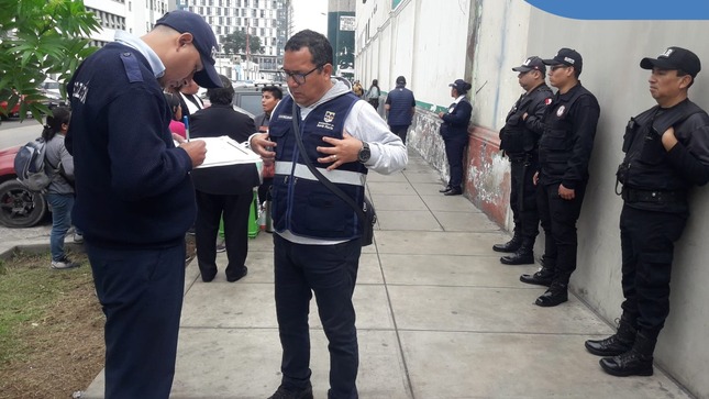 ➡️ Este fin de semana, se realizaron diversos operativos de control y orden para combatir el comercio ambulatorio y recicladores no autorizados en distintas zonas de nuestro distrito.
➡️ Nuestra prioridad es garantizar la seguridad de todos los jesusmarianos, cuidando el entorno y los espacios públicos.
