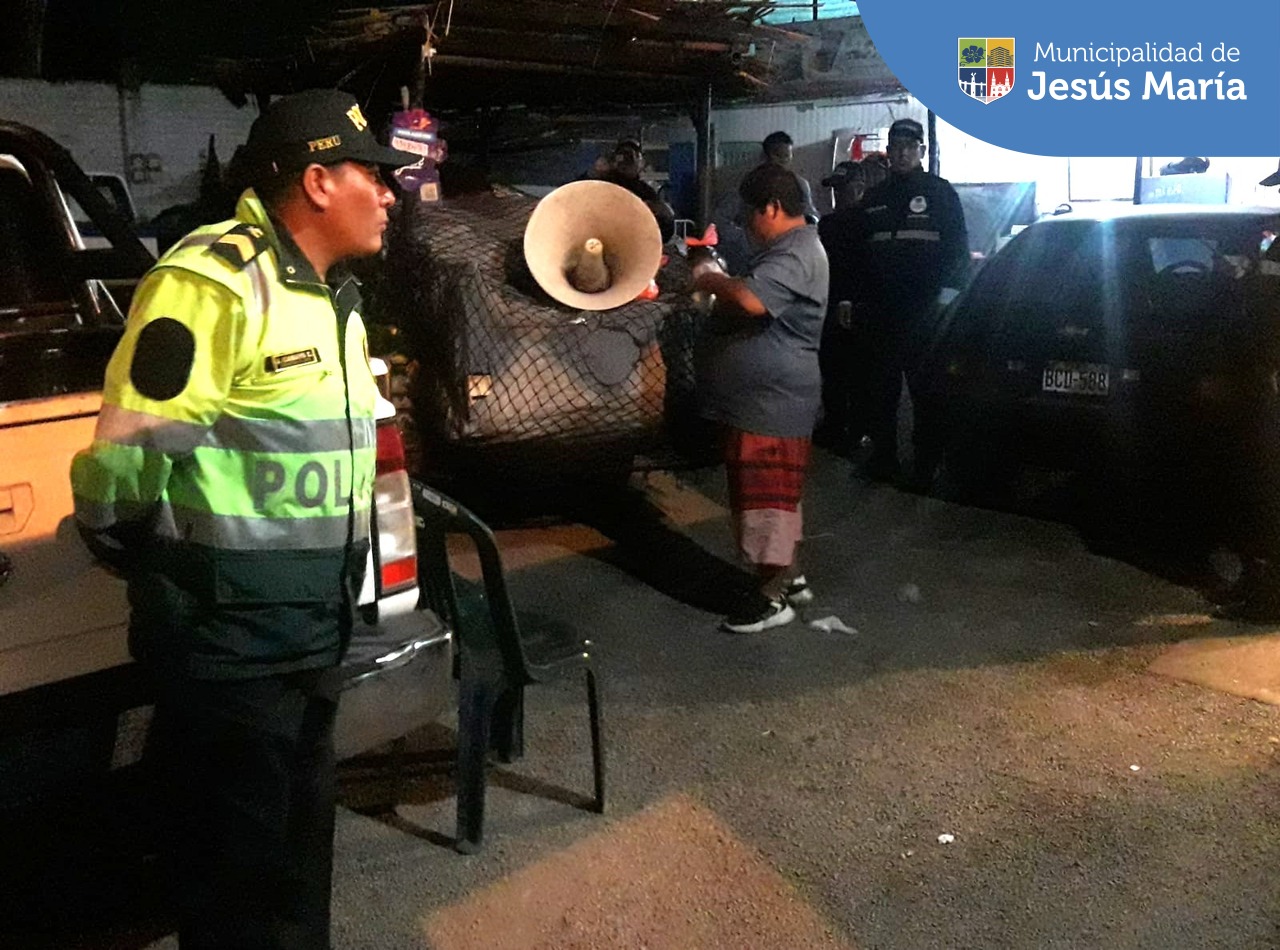➡️ Este fin de semana, se realizaron diversos operativos de control y orden para combatir el comercio ambulatorio y recicladores no autorizados en distintas zonas de nuestro distrito.
➡️ Nuestra prioridad es garantizar la seguridad de todos los jesusmarianos, cuidando el entorno y los espacios públicos.