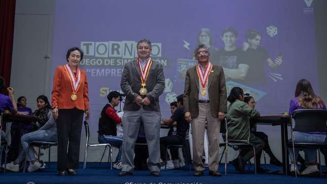 Final del torneo del juego de simulación empresarial 