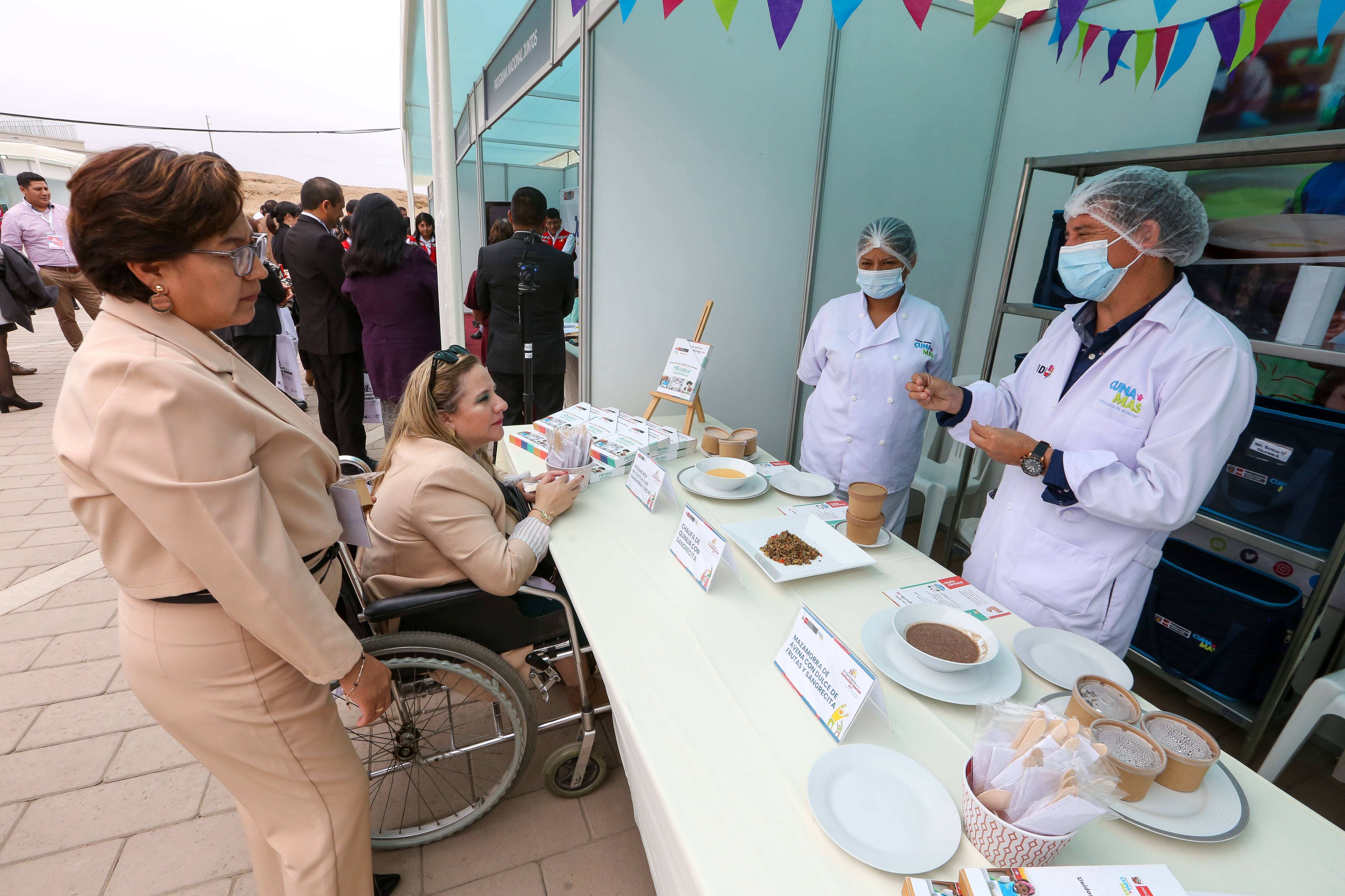 Cuna Más participa con stands informativos en inauguración de la XI Semana de la Inclusión Social