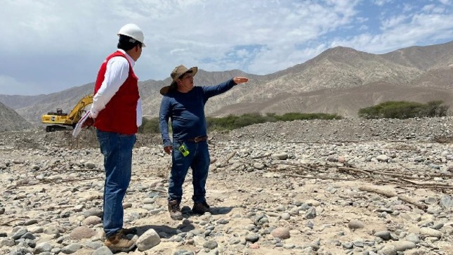 La Contraloría General advirtió que no se regularizó el contrato entre la Autoridad Nacional del Agua (ANA) y el consorcio que viene ejecutando el servicio de limpieza y descolmatación del río Grande, en la provincia de Palpa, cuyo valor referencial es de S/4 458 298, pese a que ya venció el plazo establecido.