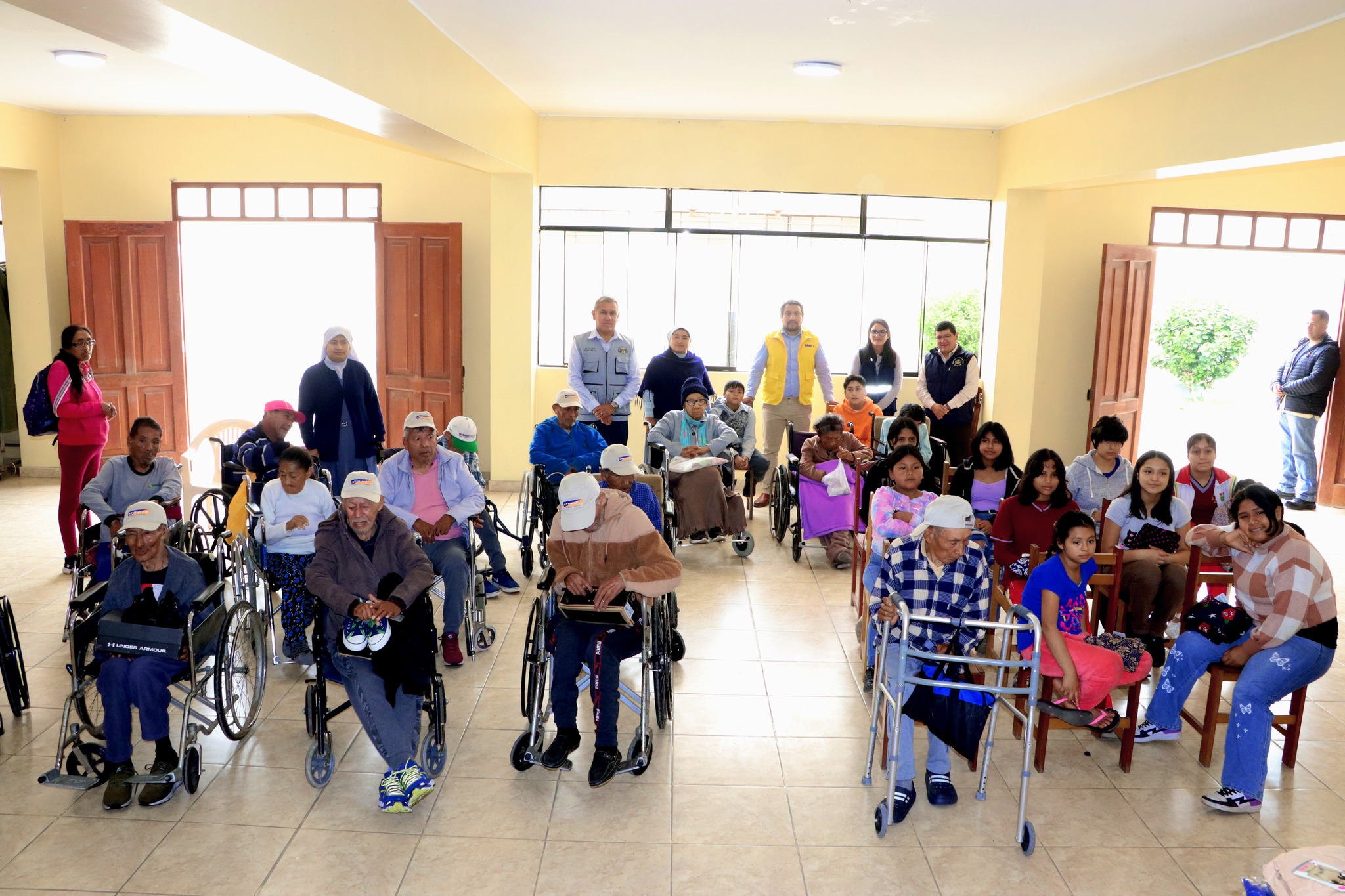 Gracias a gestiones de la MPH ante el MIMP y el empresariado privado se realizΓ³ entrega de donativos al albergue de Huaral