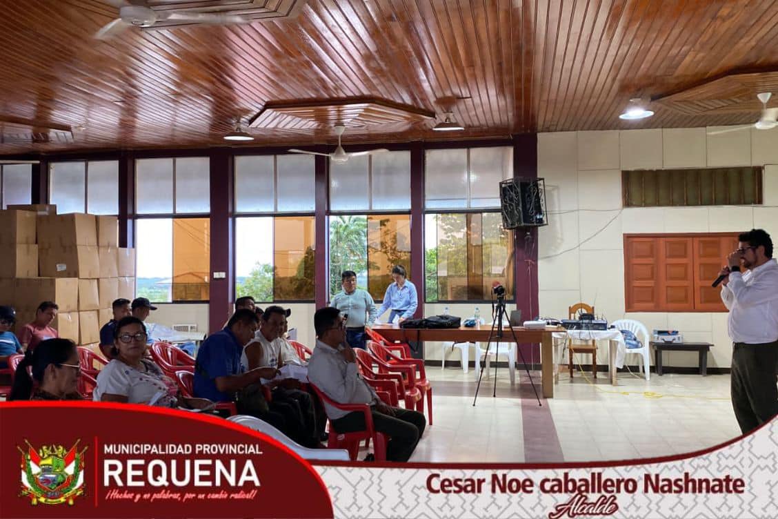 Fotografía sobre la charla informativa sobre el proyecto de la central solar Requena