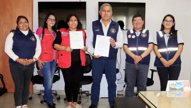 Alcalde provincial firmo compromiso para la ejecución del "Kit de Prevención de la Violencia de Género"