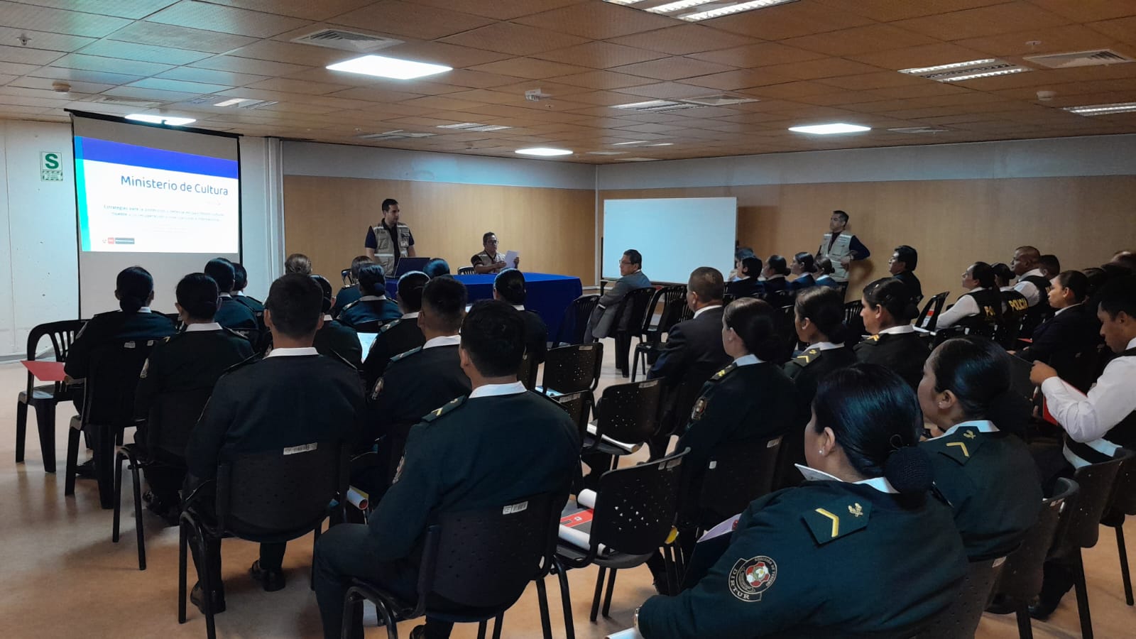 Ministerio de Cultura capacitó a efectivos de la Policía Nacional en temas de lucha contra el tráfico ilícito de bienes culturales