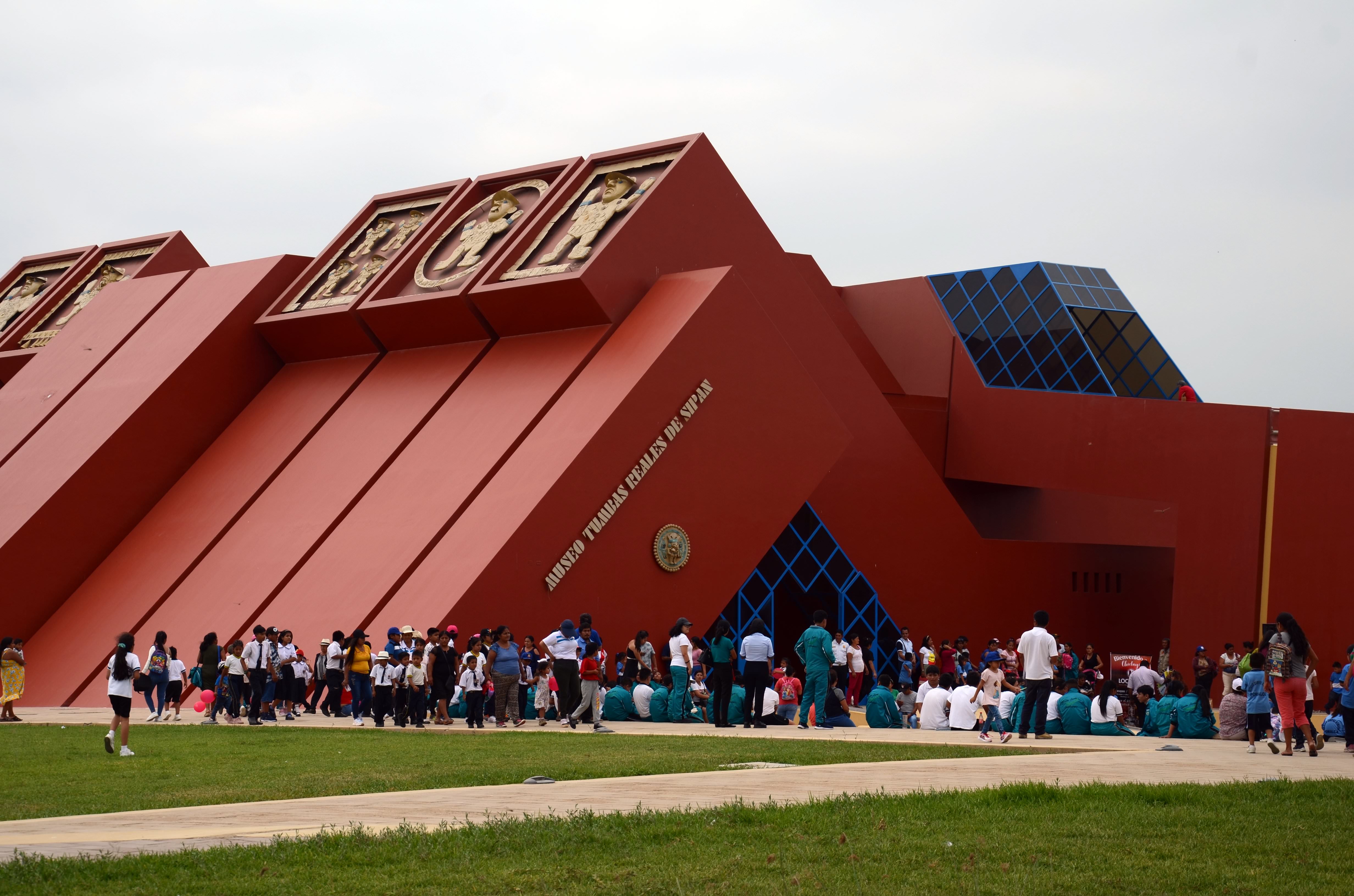 Exposición Museo Tumbas Reales de Sipán  “Las Señoras y los Señores Mochicas de Lambayeque”