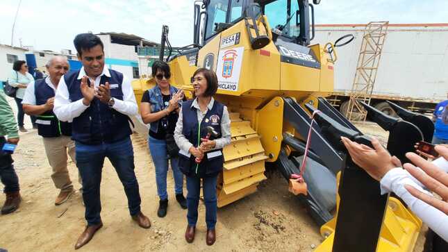 MPCH recibe primera unidad de maquinaria para gestión de residuos en celda transitoria
