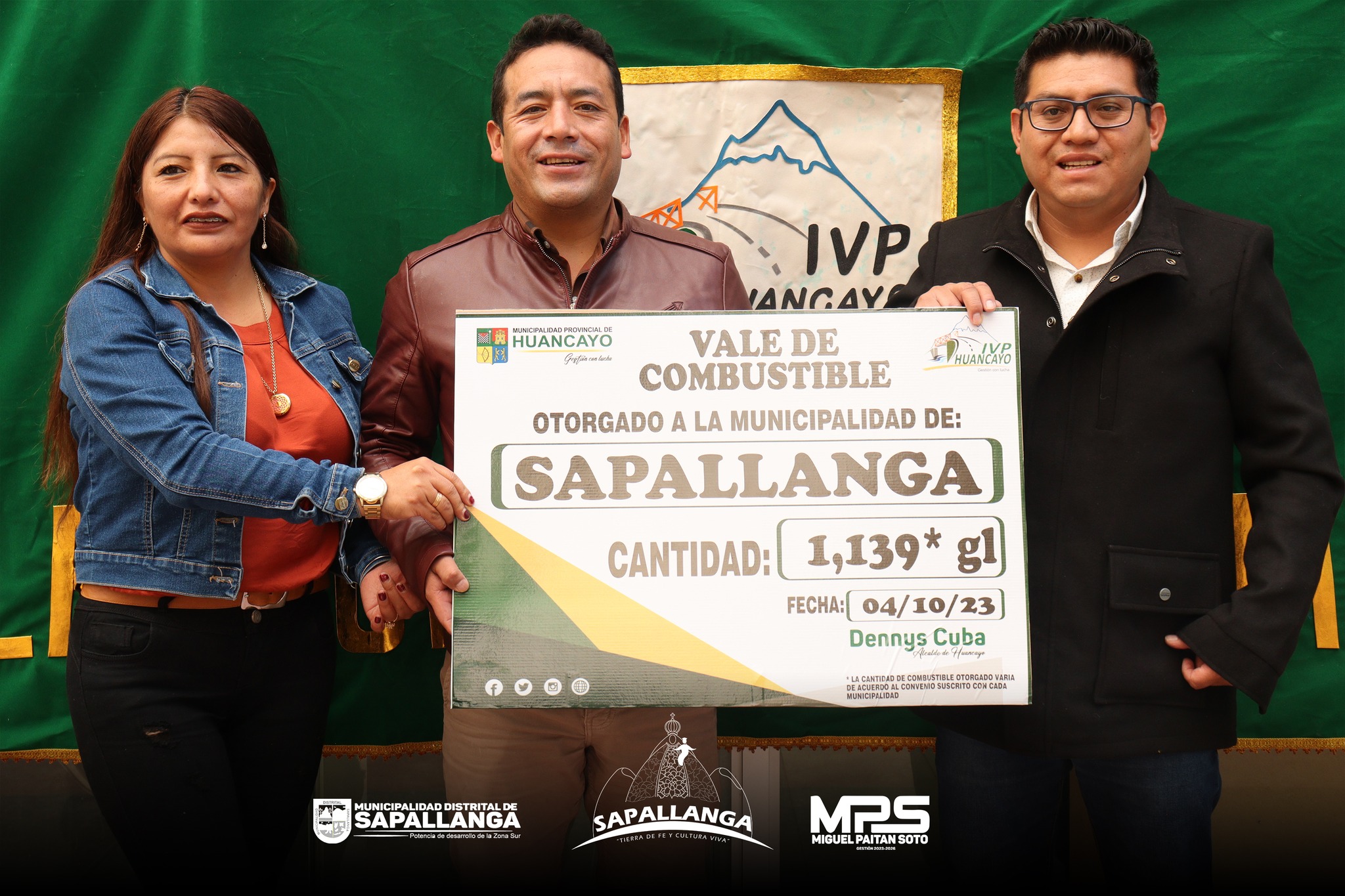 Municipalidad de Sapallanga recibe 1139 galones de combustible