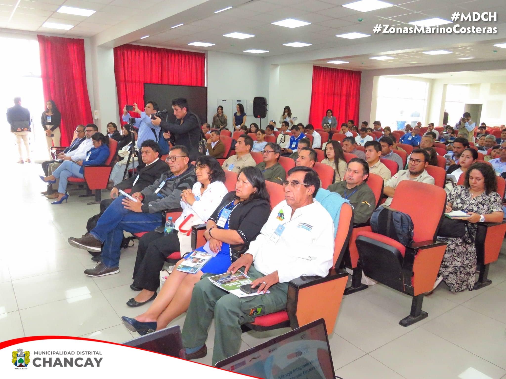 Este seminario tuvo como objetivo central fortalecer las capacidades de los actores involucrados en la gestión de las zonas marino costeras del Perú.