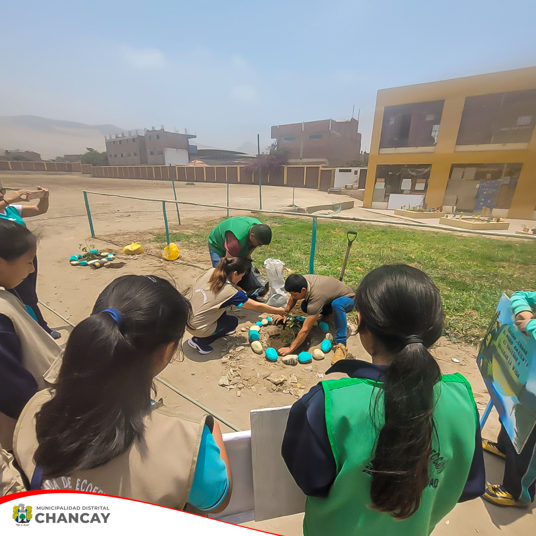 Este emocionante evento contó con la participación entusiasta de profesores y estudiantes de la institución.
