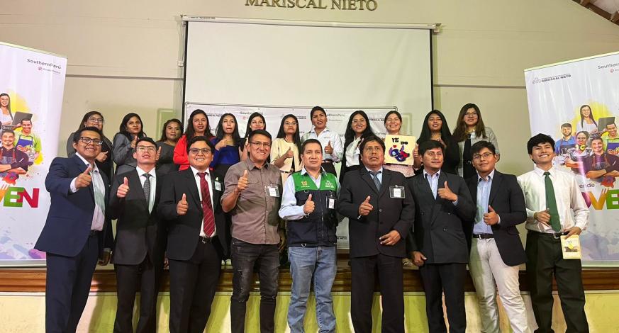 Con el espíritu competitivo y optimismo que caracteriza a los jóvenes de la ciudad, doce grupos de emprendedores de la provincia Mariscal Nieto, presentaron ante el comité evaluador sus planes de negocio en el marco del Programa "Emprende Joven" que busca fortalecer los negocios locales.