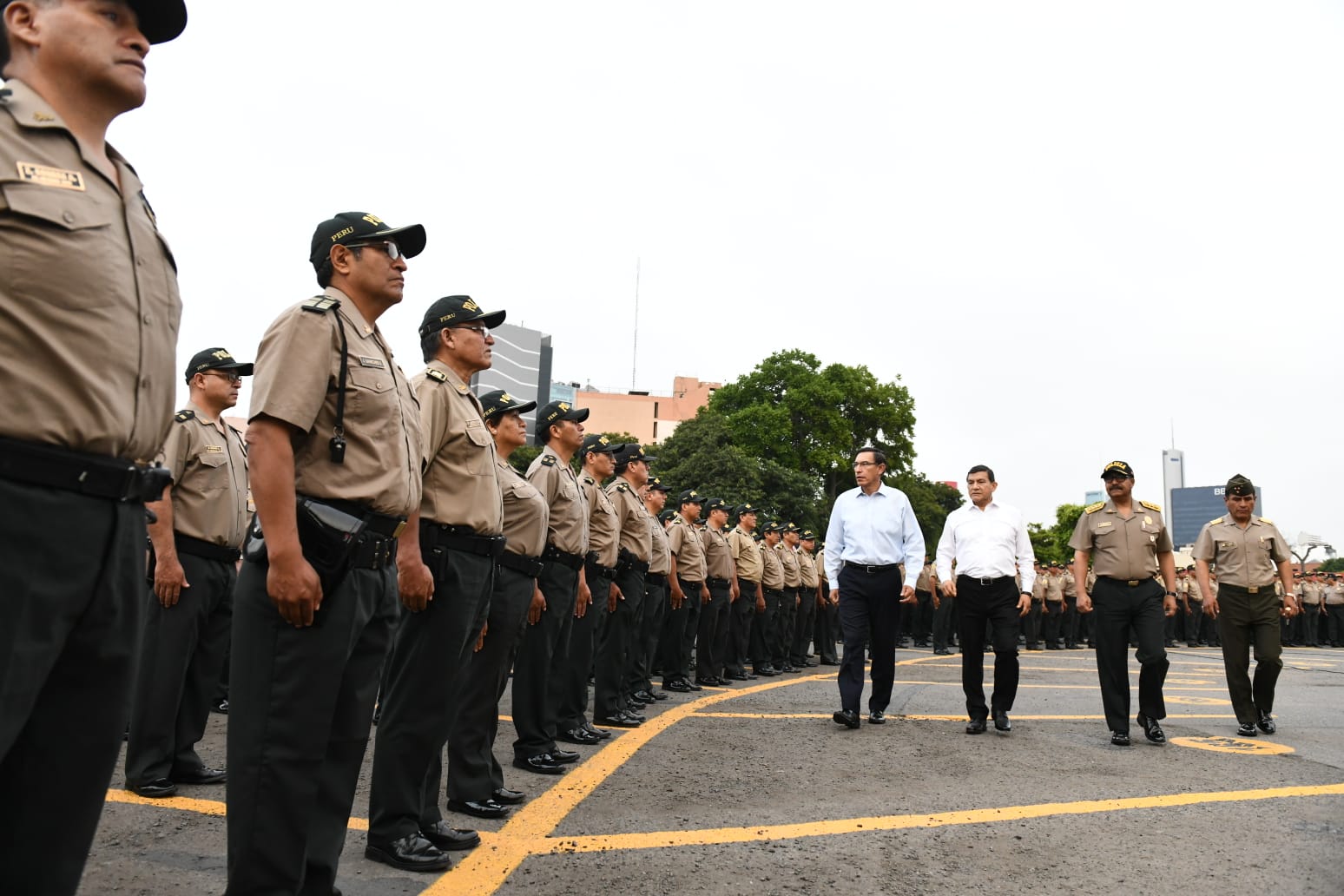 Más de 2,400 policías se suman al patrullaje preventivo en Lima y Callao.