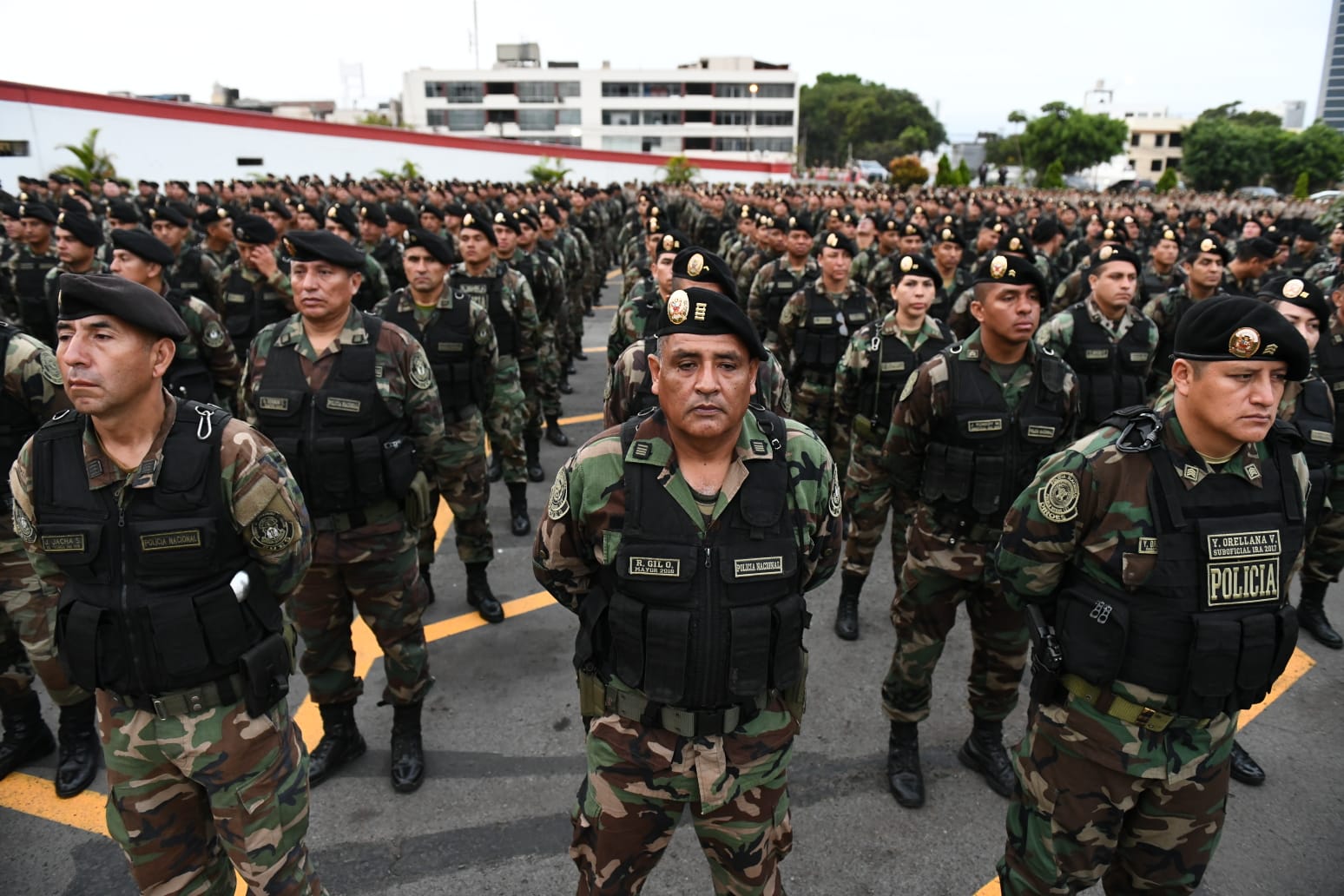 Más de 2,400 policías se suman al patrullaje preventivo en Lima y Callao.