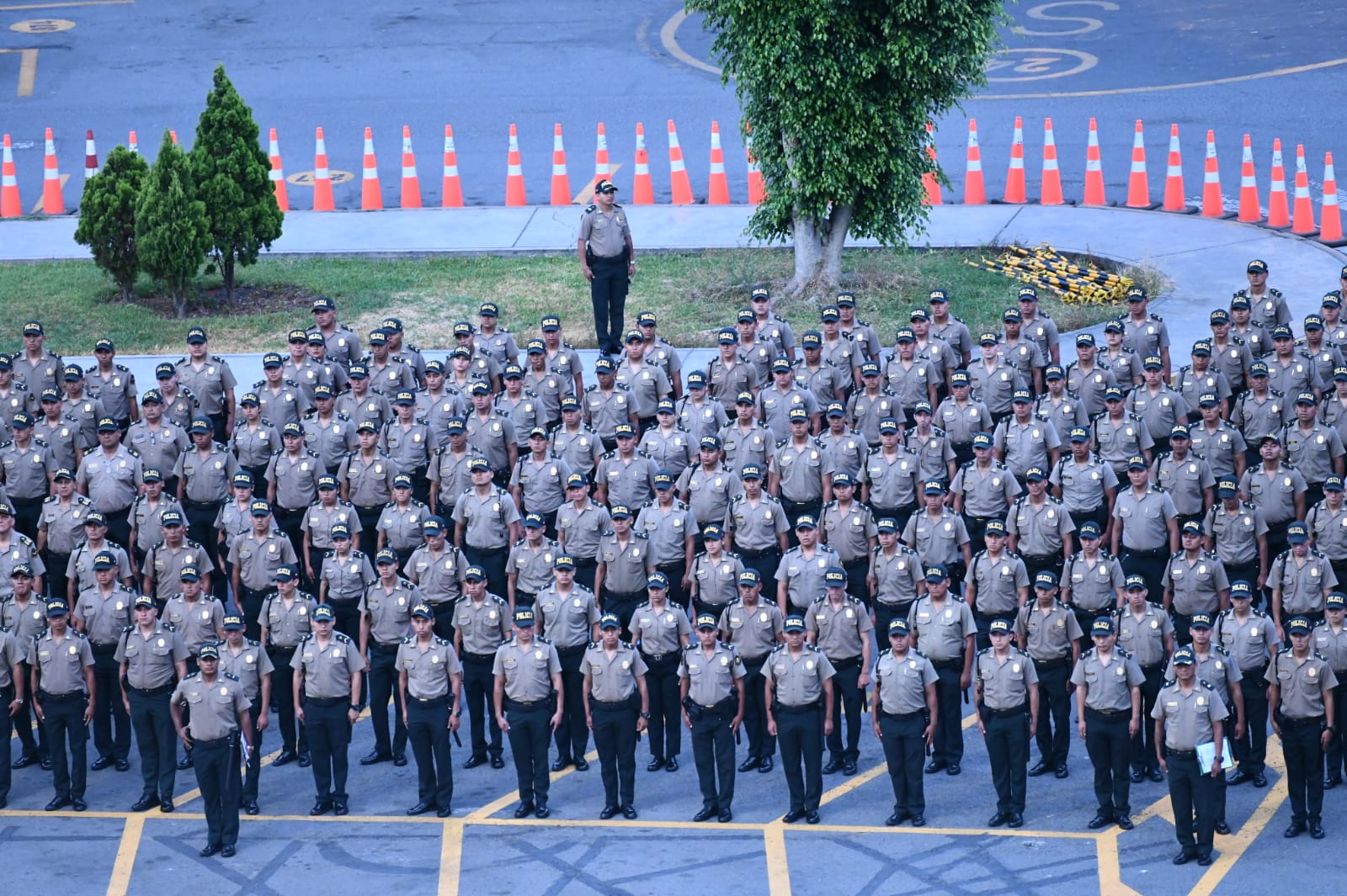 Más de 2,400 policías se suman al patrullaje preventivo en Lima y Callao.