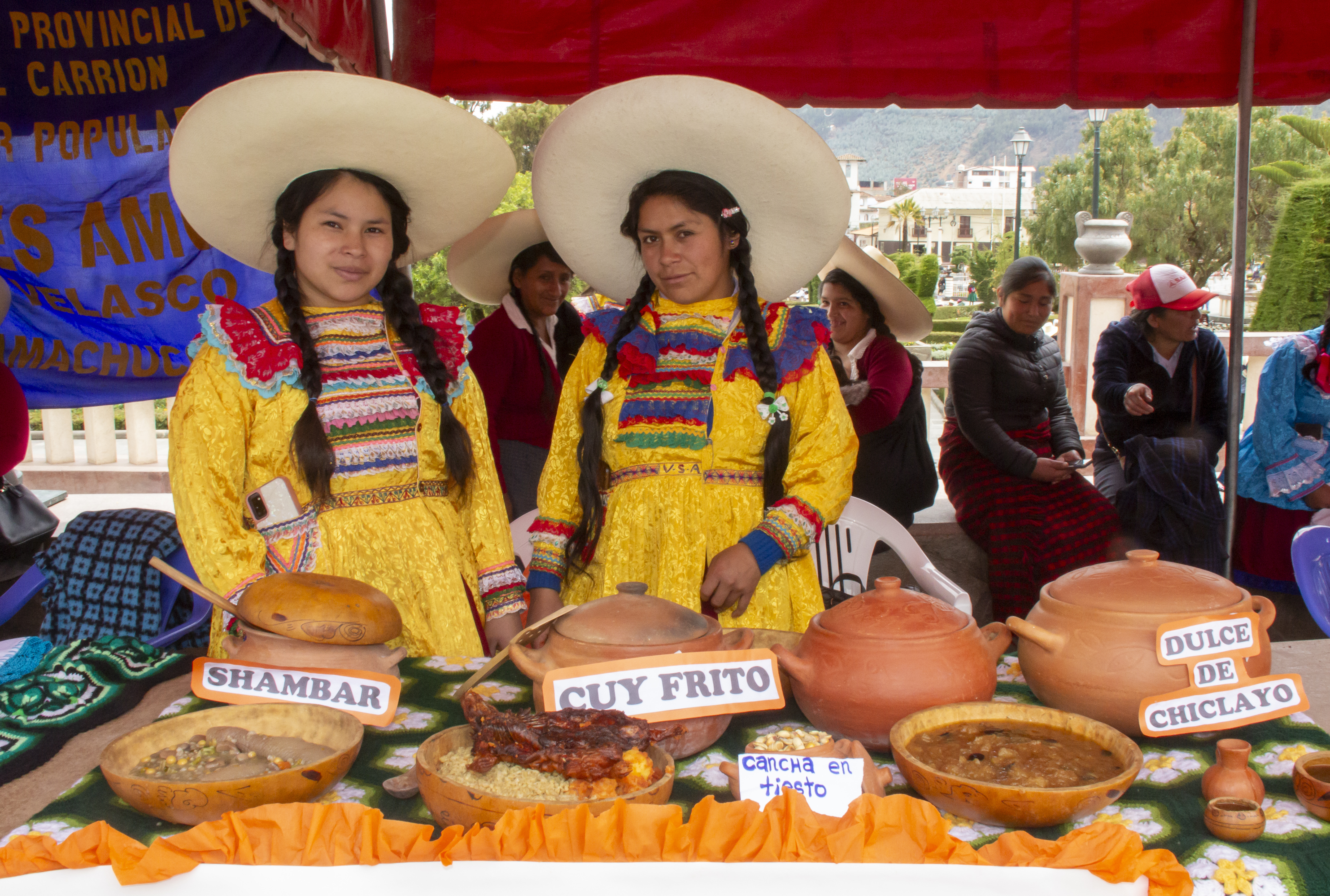 Fotografía del evento del concurso de nutrición donde aparecen los participantes.