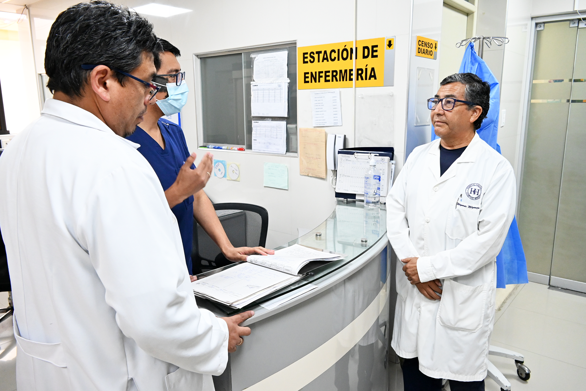 Médicos tratantes