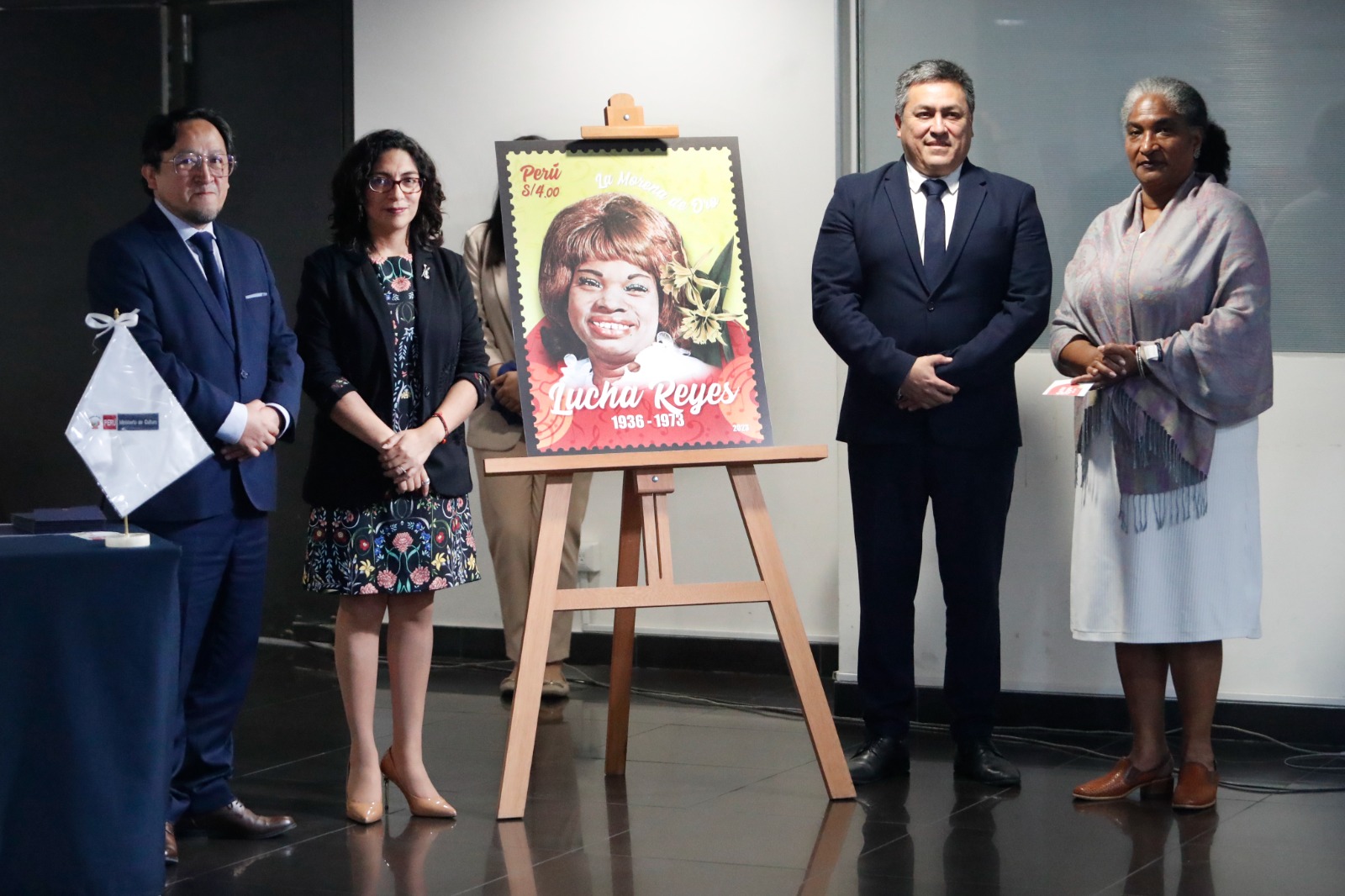 Ministra de Cultura presentó estampilla en honor a la inolvidable ‘Lucha’ Reyes