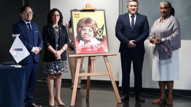 Ministra de Cultura presentó estampilla en honor a la inolvidable ‘Lucha’ Reyes