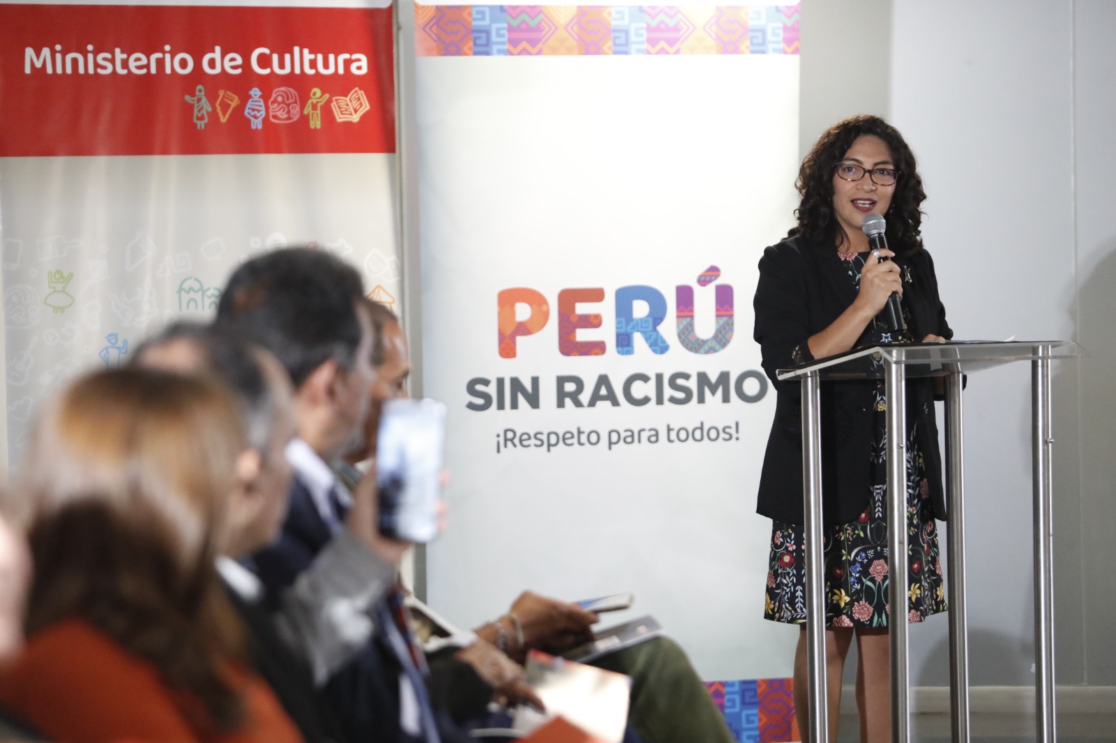 Ministra de Cultura presentó estampilla en honor a la inolvidable ‘Lucha’ Reyes