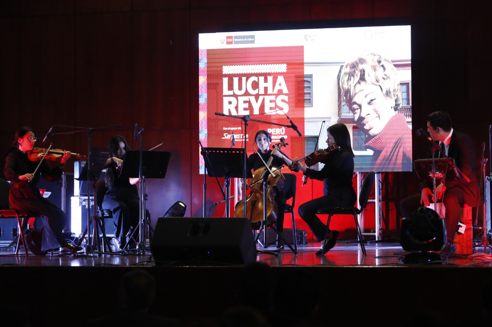 Ministra de Cultura presentó estampilla en honor a la inolvidable ‘Lucha’ Reyes