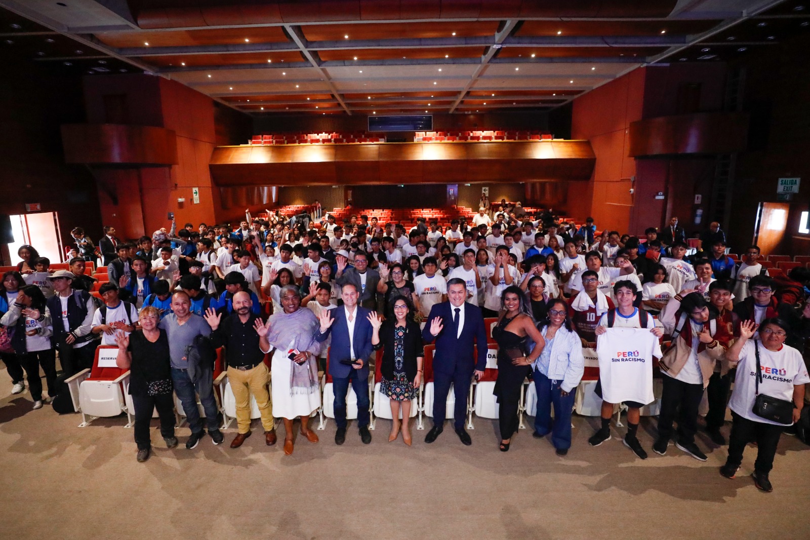 Ministra de Cultura presentó estampilla en honor a la inolvidable ‘Lucha’ Reyes