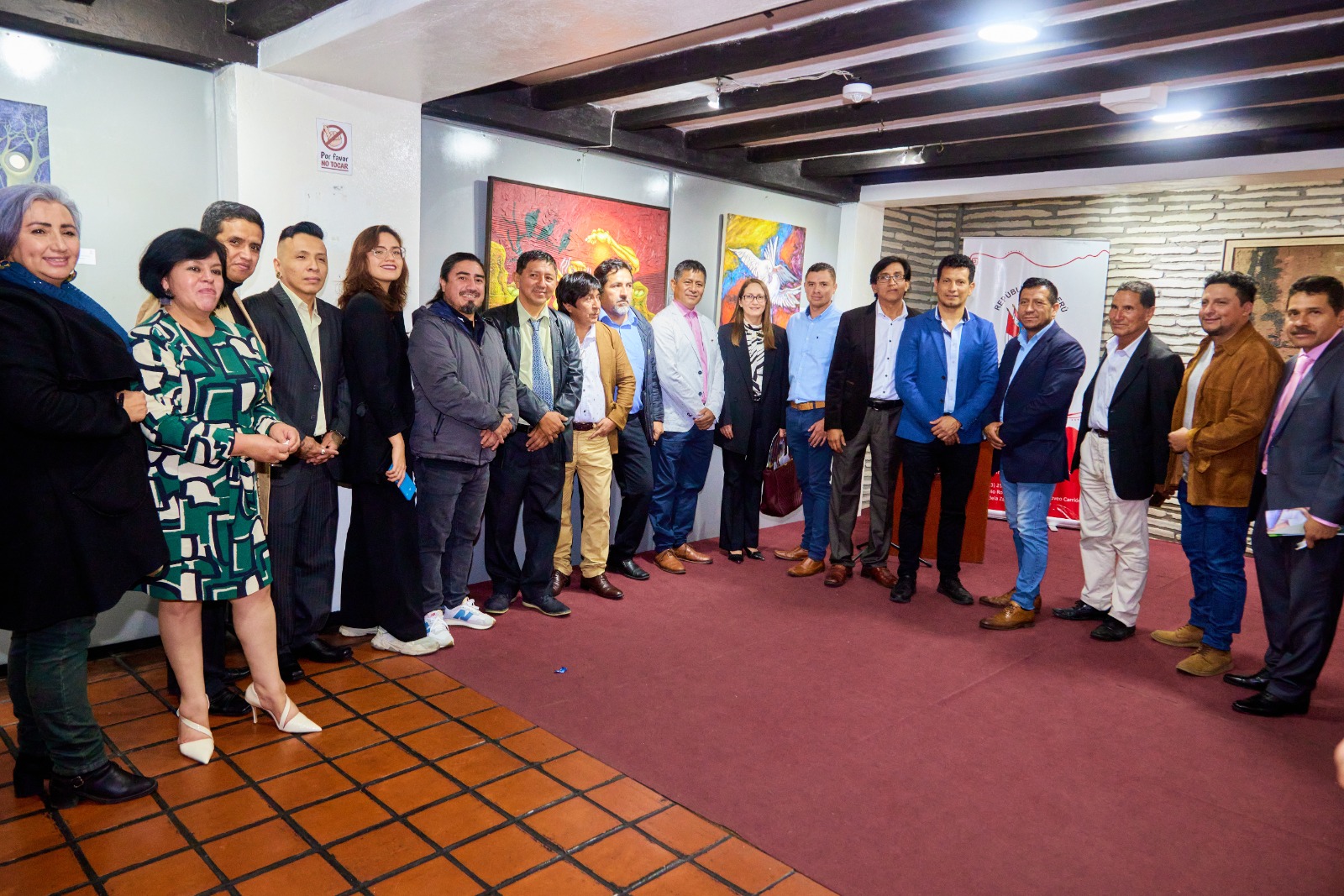 Artistas plásticos peruanos presentes en Exposición Binacional de Pintura en Loja - Ecuador