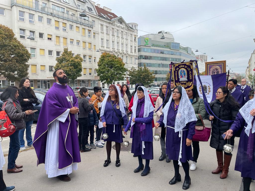 Homenaje al Señor de los Milagros en Viena