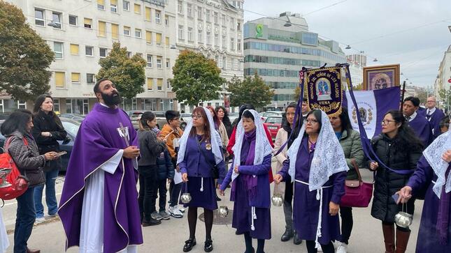 Homenaje al Señor de los Milagros en Viena