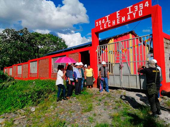 LOS SERVICIOS EDUCATIVOS DE LA IEI N 394 DE LECHEMAYO 