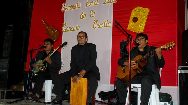 La serenata fue un homenaje a nuestra música criolla, que es parte de nuestra identidad y cultura. 