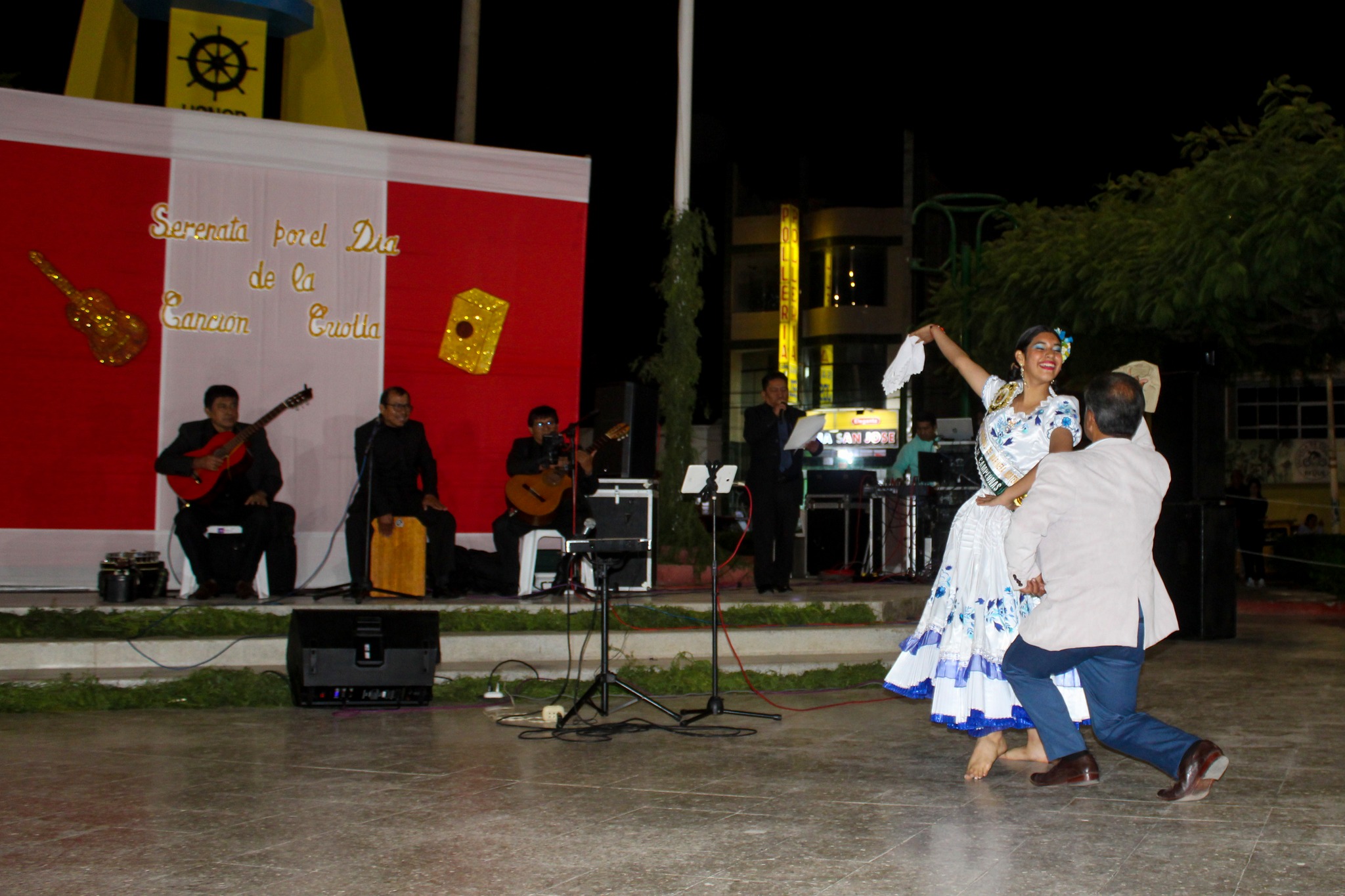 La serenata fue un homenaje a nuestra música criolla, que es parte de nuestra identidad y cultura. 