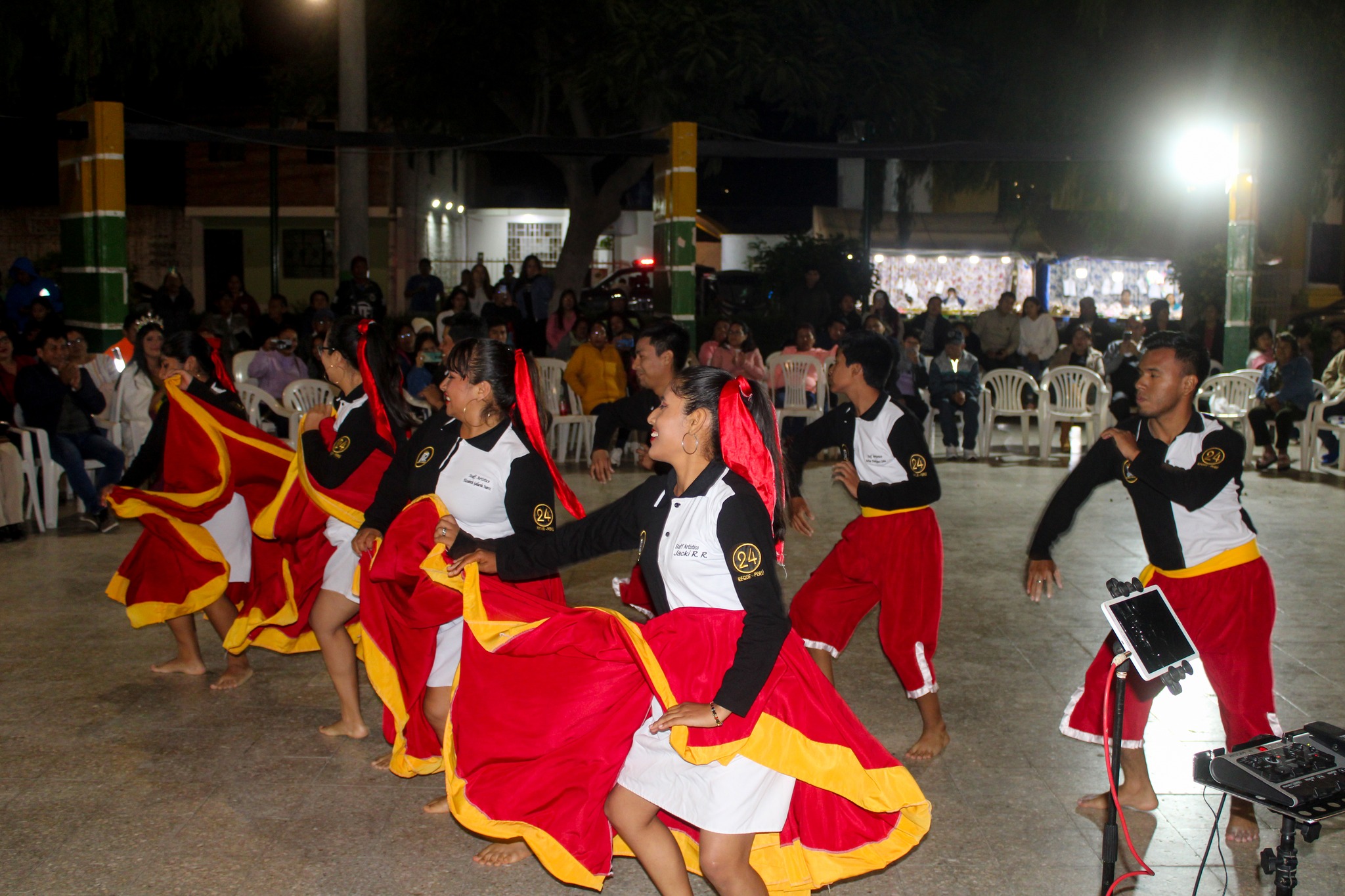 La serenata fue un homenaje a nuestra música criolla, que es parte de nuestra identidad y cultura. 