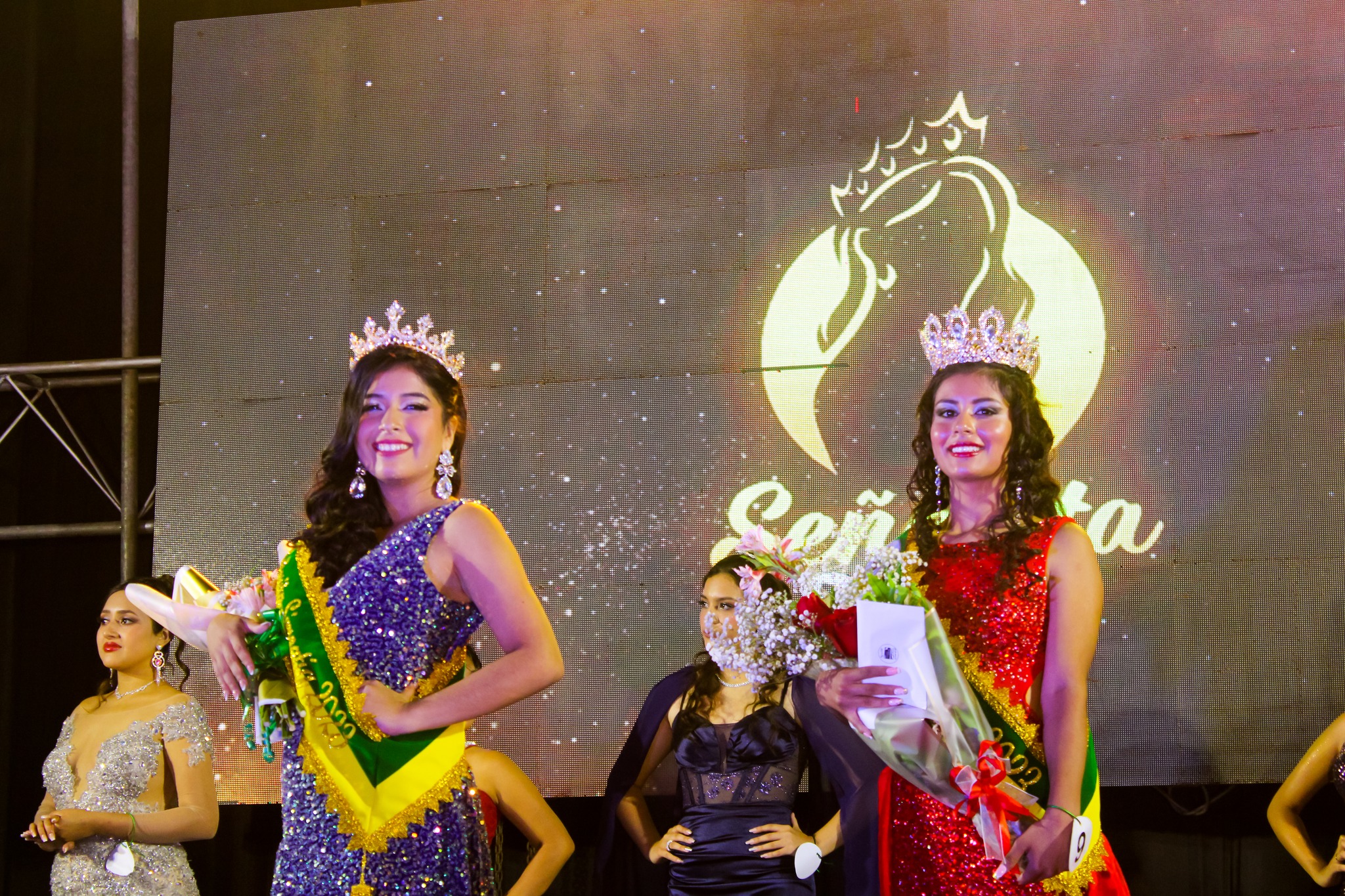 La Municipalidad de Reque felicita a las nuevas reinas de belleza y les desea un exitoso mandato. Asimismo, agradece a todas las candidatas por su participación y compromiso con el distrito.