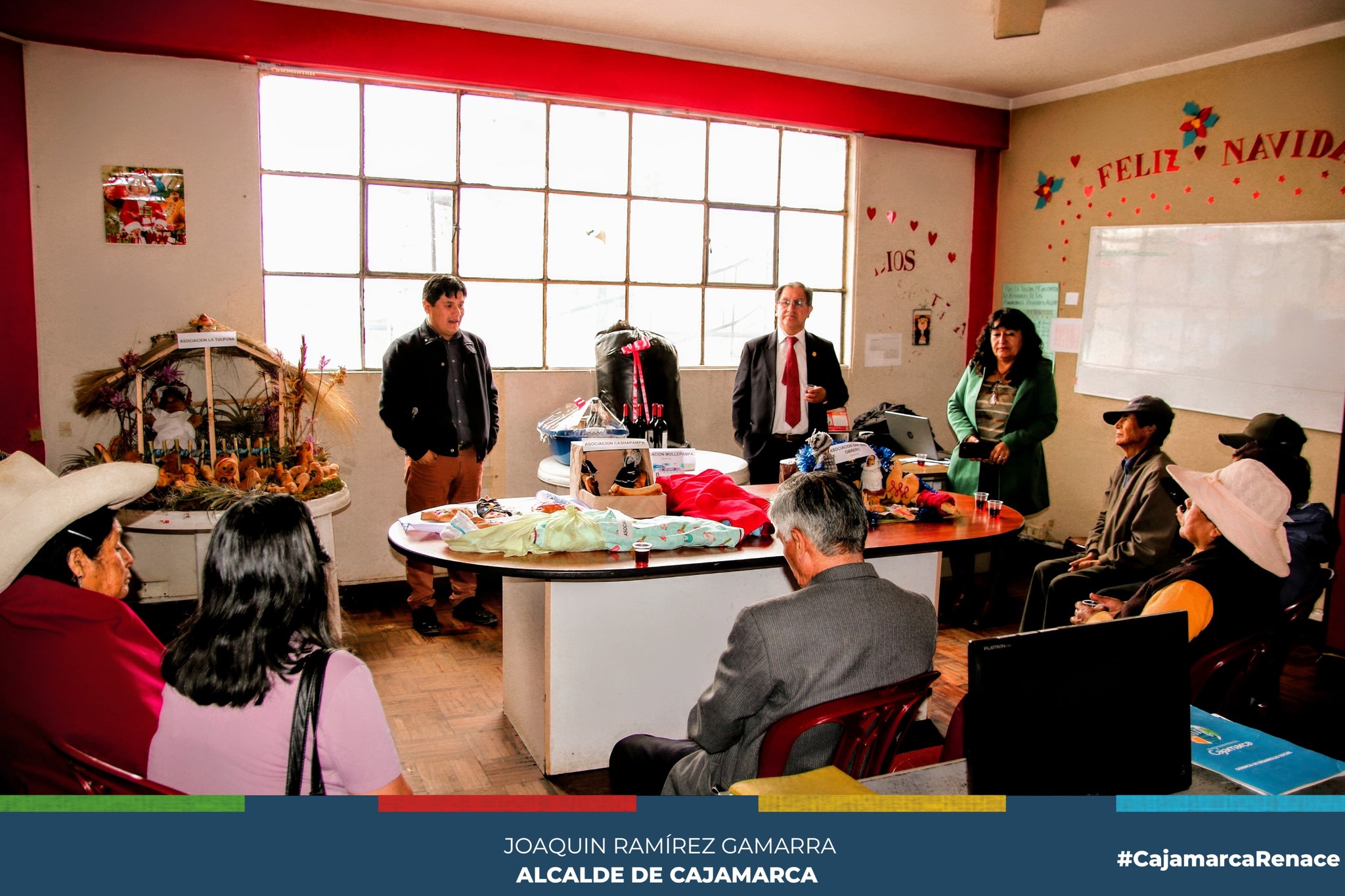 La subgerencia de Programas Sociales y Empadronamiento, a través del Centro Integral de Atención al Adulto Mayor (CIAM) de la Municipalidad Provincial de Cajamarca, llevó a cabo un concurso de bollos en el marco de la celebración por Todos los Santos en colaboración con las asociaciones de adultos mayores de la Tulpuna, San José Obrero, Mollepampa y Cashapampa.
✅Este evento, que reunió a los miembros de las mencionadas asociaciones, sirvió como un testimonio de solidaridad y espíritu comunitario que caracteriza a estos valiosos grupos de la tercera edad en nuestra ciudad. El Concurso del Bollo, una tradición que celebra la artesanía, panadería y la creatividad culinaria, se llevó a cabo con entusiasmo y emoción, marcando un día especial para los participantes y espectadores por igual.