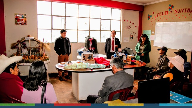 La subgerencia de Programas Sociales y Empadronamiento, a través del Centro Integral de Atención al Adulto Mayor (CIAM) de la Municipalidad Provincial de Cajamarca, llevó a cabo un concurso de bollos en el marco de la celebración por Todos los Santos  en colaboración con las asociaciones de adultos mayores de la Tulpuna, San José Obrero, Mollepampa y Cashapampa. 
✅Este evento, que reunió a los miembros de las mencionadas asociaciones, sirvió como un testimonio de solidaridad y espíritu comunitario que caracteriza a estos valiosos grupos de la tercera edad en nuestra ciudad. El Concurso del Bollo, una tradición que celebra la artesanía, panadería y la creatividad culinaria, se llevó a cabo con entusiasmo y emoción, marcando un día especial para los participantes y espectadores por igual.