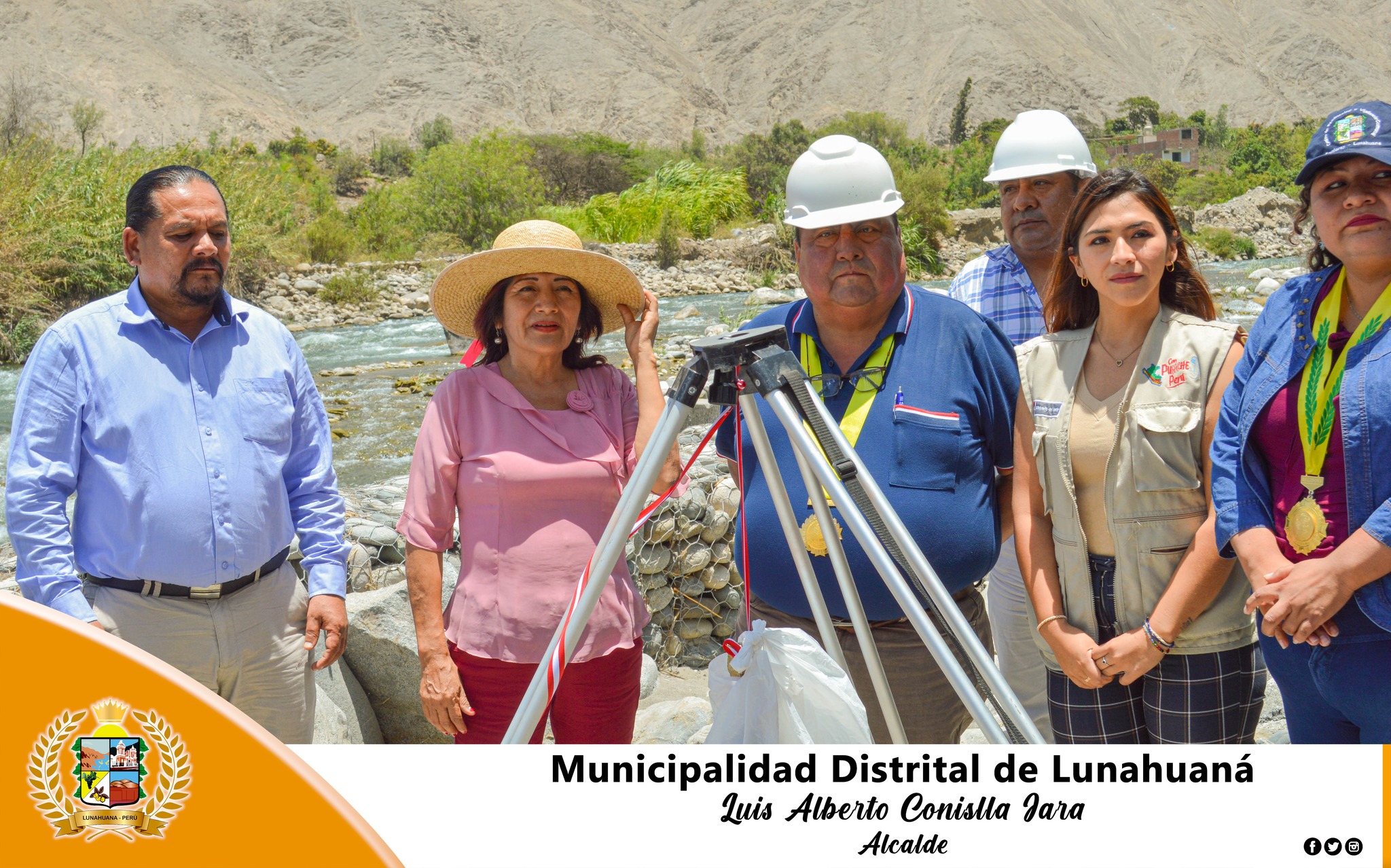 La emotiva ceremonia se desarrolló el día 31 de octubre del año en curso, contando con la presencia de las principales autoridades Alcalde Distrital Sr. Luis Alberto Conislla Jara, Regidora Srta. Vicky Rubi Vicente de la Cruz, Gerente Municipal Ing. Isaias Ravichagua Bejarano, SubPrefecta Distrital Srta. Karen Calderon Sanchez, Gobernadora Regional Abg. Rosa Vasquez Cuadrado, Vicegobernador Regional Sr. Nicolás Barrera Moran. Participaron en la inauguración de la Obra de cinco bocatomas que brindara la ampliación de servicio de agua para riego los mismo que permitirán mejorar las condiciones de vida, salud y socioeconómicas de la población de los sectores de Condoray, Uchupampa, Catapalla, Lucumo y San Jeronimo. 
En su alocución el Burgomaestre Distrital, saludo la presencia de las autoridades regionales y locales, indicando que esta gestión municipal no ve colores políticos y vamos a continuar apostando en la agricultura. De la misma manera, comunico que ya está en los próximos días a comprar nuestro tractor municipal.  

#EnGestionChavelonEsLaSolucion